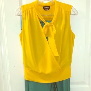 Bebe buttercup blouse w/bow detail
